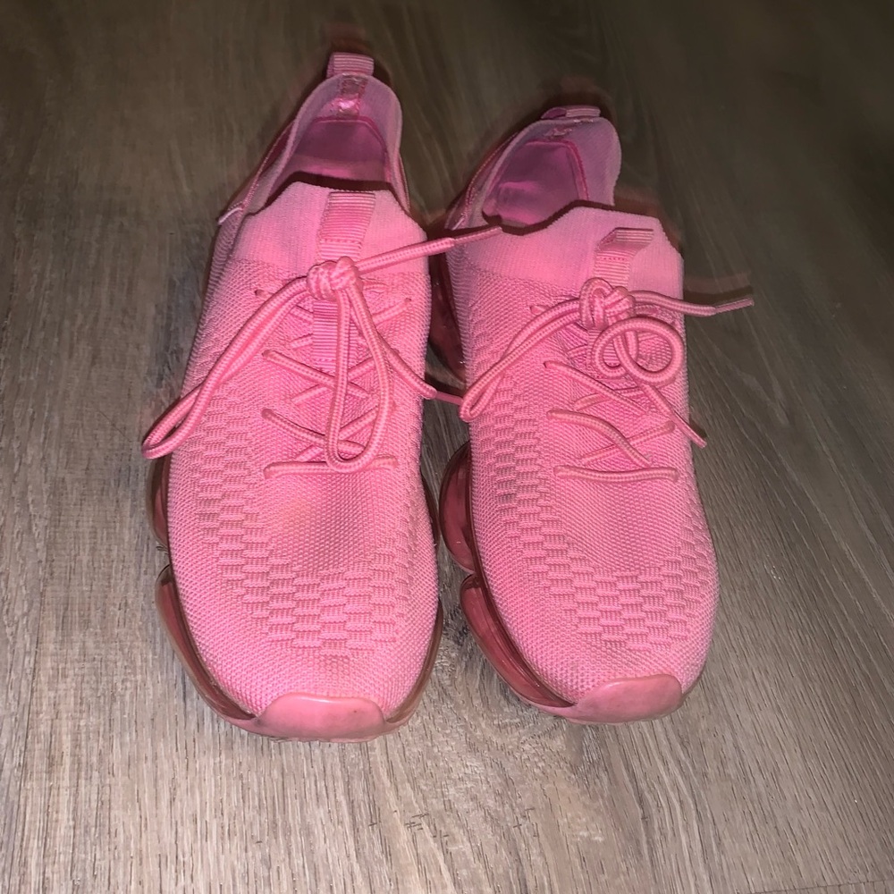 PINK CASUAL SHOE! RAINBOW SHOPS!! FITS like a WOMEN Size 9r 8.5!! Labeled size 7